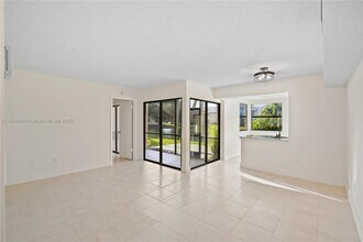 1160 Washington Cir in Homestead, FL - Building Photo - Building Photo