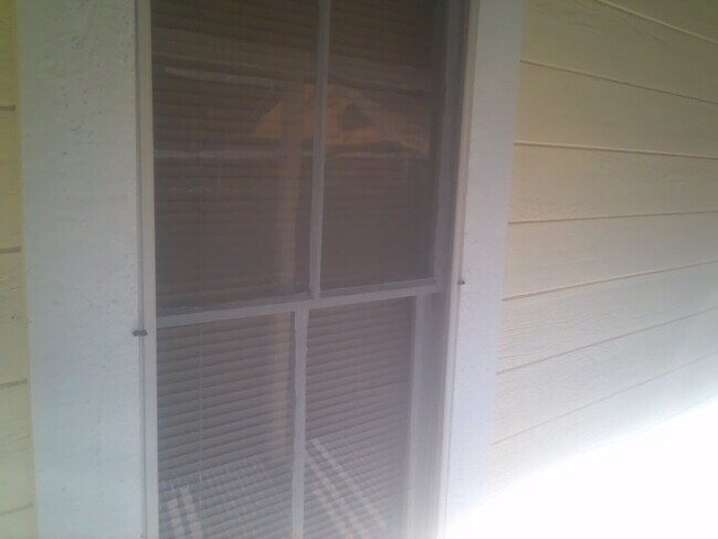 327 Adeline St, Unit 2 in Maricopa, CA - Building Photo - Building Photo