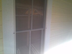 327 Adeline St, Unit 2 in Maricopa, CA - Building Photo - Building Photo