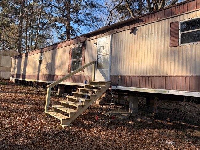 property at 5542 Whites Ferry Rd