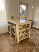 6020 Seabluff Dr, Unit Seabluff in Los Angeles, CA - Building Photo - Building Photo