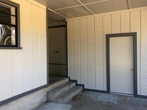 8802 Little Walnut Dr in Austin, TX - Building Photo - Building Photo