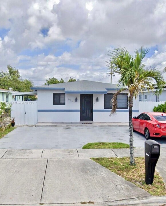 627 E 45th St in Hialeah, FL - Building Photo