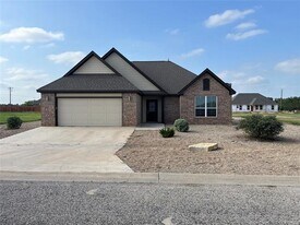 1043 County Road 327 in Glen Rose, TX - Building Photo