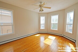 9 Beacon St, Unit 11 #2 in Somerville, MA - Building Photo - Building Photo