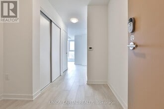 1 Quarrington Lane in North York, ON - Building Photo - Building Photo