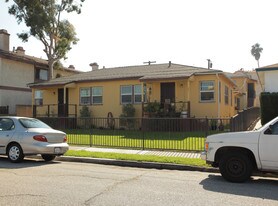 821-825 Sartori Ave Apartments