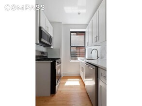 690 Riverside Dr, Unit 5D in New York, NY - Building Photo - Building Photo