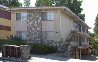 2452 34th Ave Apartamentos