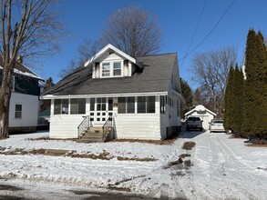 1131 Wisconsin St in Oshkosh, WI - Building Photo - Building Photo