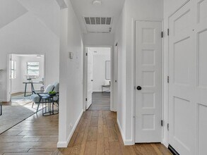 2410 G St, Unit 12 in Sacramento, CA - Building Photo - Building Photo