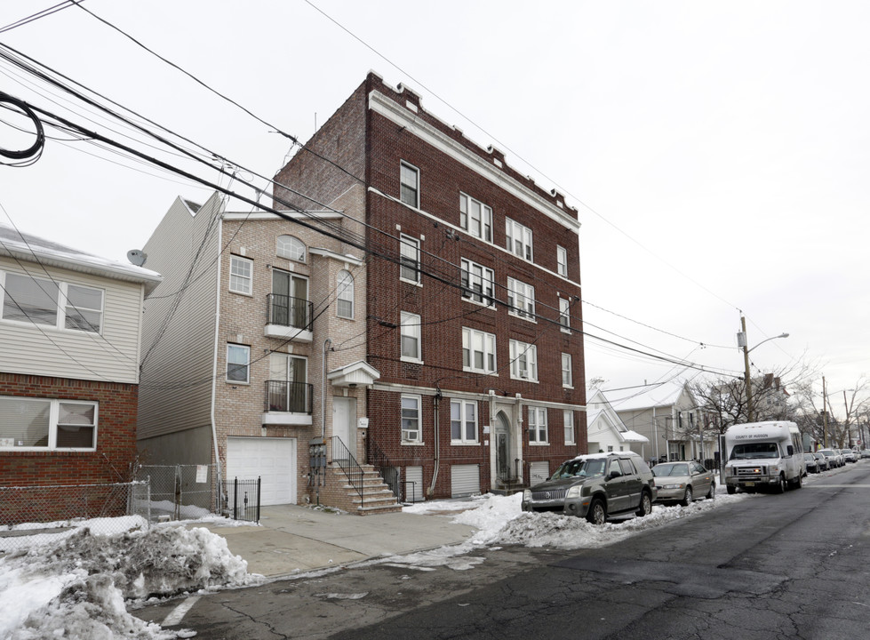 150 Stegman St in Jersey City, NJ - Building Photo