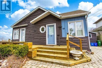 98 Creanona Blvd in Hamilton, ON - Building Photo - Building Photo