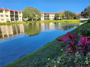 2050 Oleander Blvd in Fort Pierce, FL - Building Photo - Building Photo
