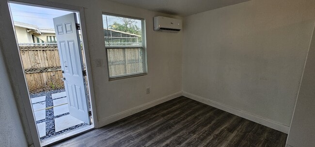 3328 Wilson St in Hollywood, FL - Building Photo - Building Photo