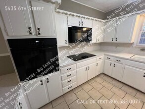 5435 6th St in Lubbock, TX - Building Photo - Building Photo