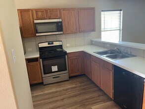 8714 Sunset Pond Dr in Tomball, TX - Building Photo - Building Photo