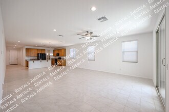 7513 W Illini St in Phoenix, AZ - Building Photo - Building Photo