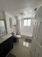 1001 S Riverside Dr, Unit 104 in Pompano Beach, FL - Building Photo - Building Photo