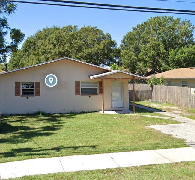 1734 Gladys St, Unit 1734 Gladys St Largo front unit