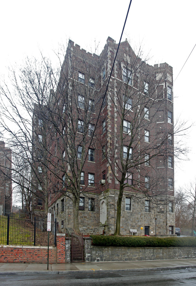 Broadway Terrace Apartments in Yonkers, NY - Building Photo - Building Photo