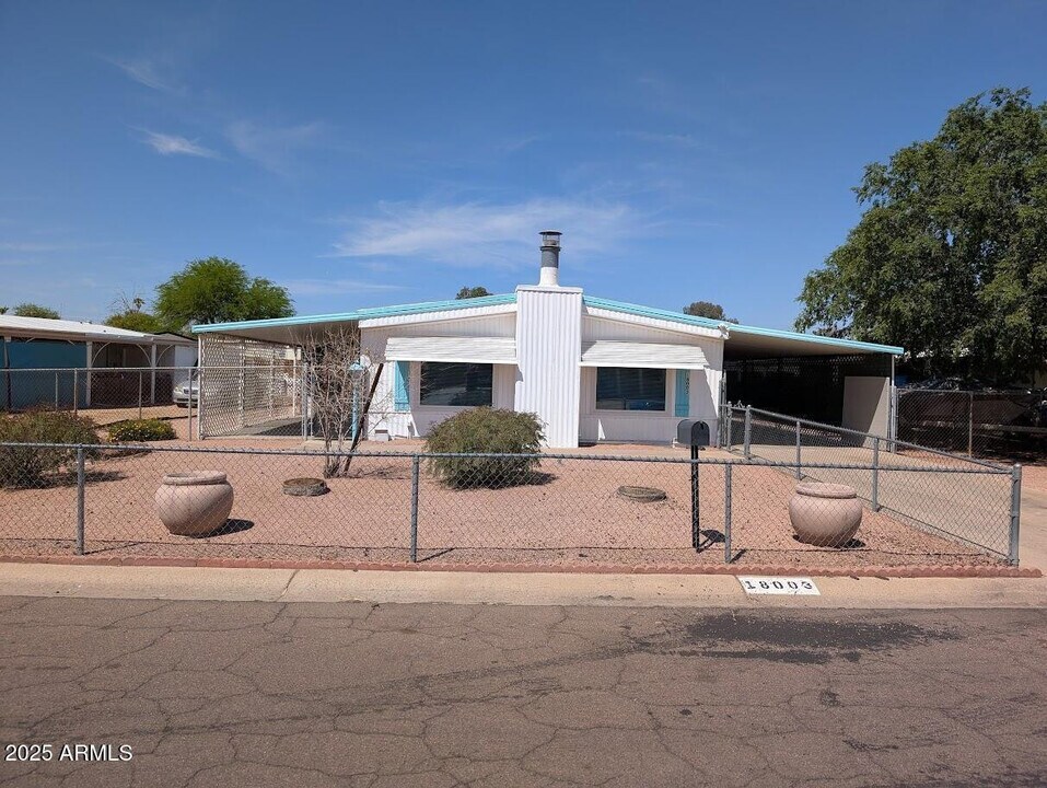 18003 N 2nd St in Phoenix, AZ - Building Photo