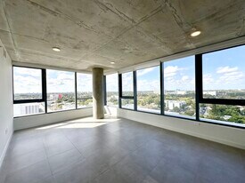 321 NW 31st St, Unit B2 in Miami, FL - Building Photo