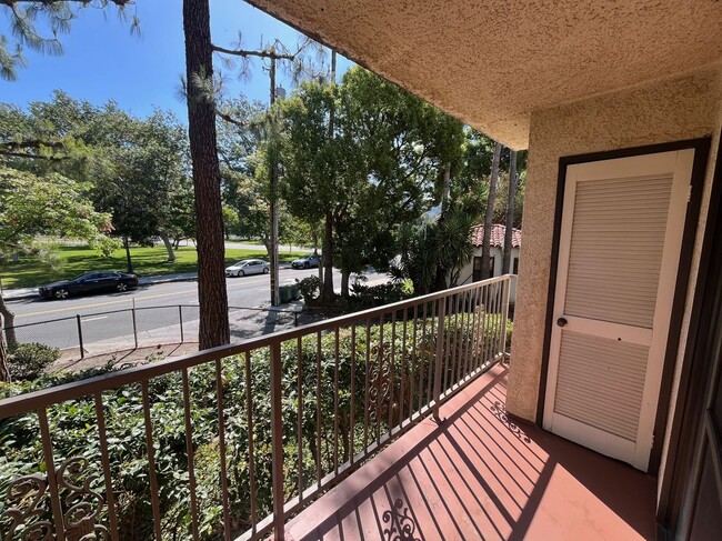 430 S Niagara St in Burbank, CA - Foto de edificio - Building Photo