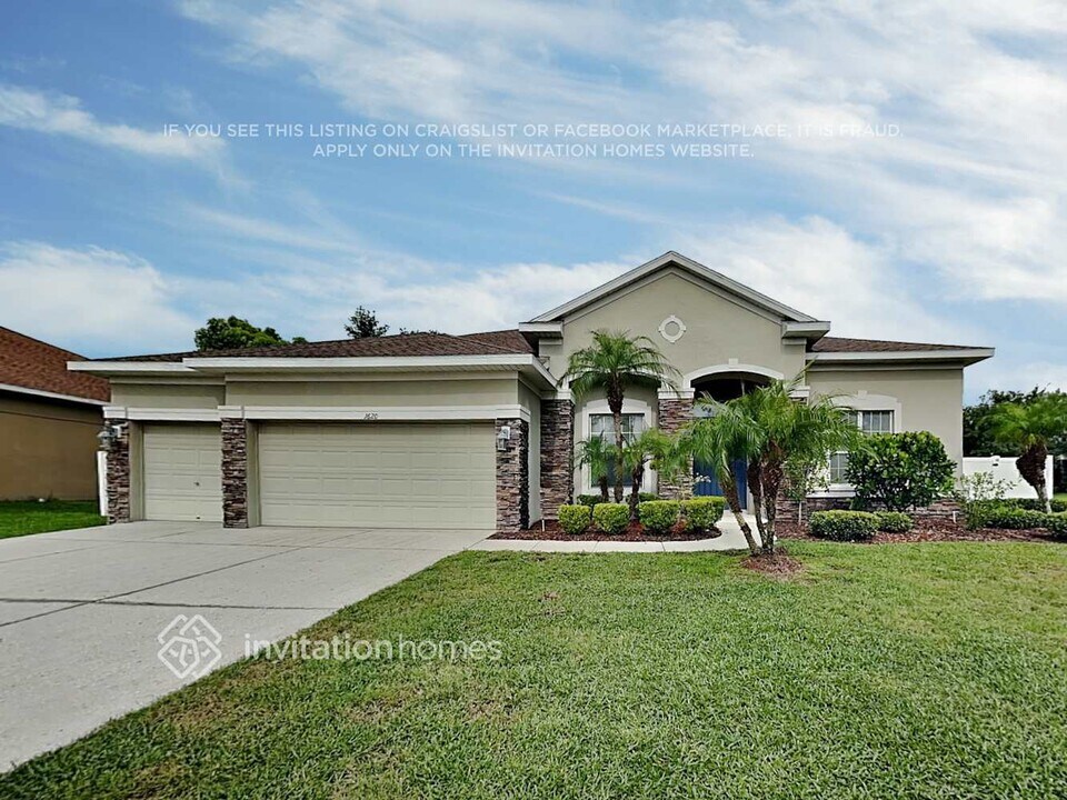 1620 Mountain Ash Way in New Port Richey, FL - Building Photo