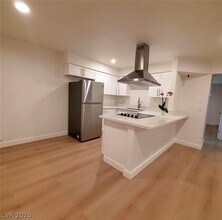 2121 Oceanus Ln in Las Vegas, NV - Building Photo - Building Photo