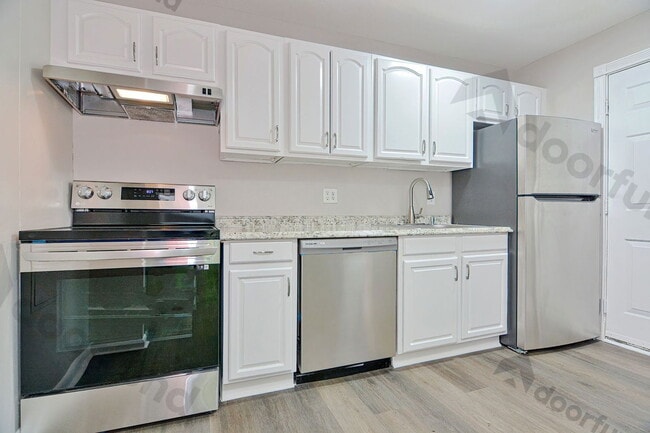 208 Columbus St in Fitchburg, MA - Building Photo - Building Photo