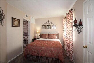 1730 E 67th St-Unit -Unit K201 in Tulsa, OK - Building Photo - Building Photo