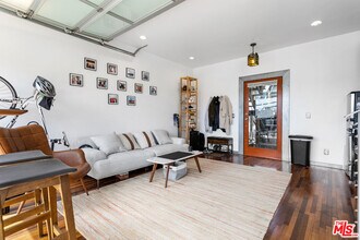 24 Westminster Ave in Los Angeles, CA - Building Photo - Building Photo