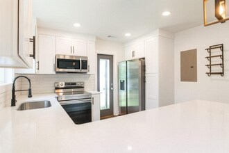 2235 Baker Rd NW in Atlanta, GA - Building Photo - Building Photo