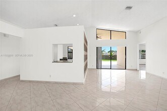 3104 NW 109th Ave in Sunrise, FL - Building Photo - Building Photo