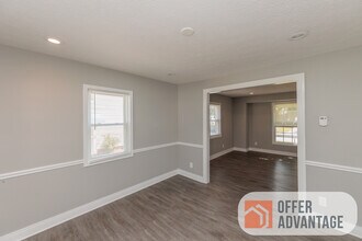 376 E 215th St in Euclid, OH - Building Photo - Building Photo