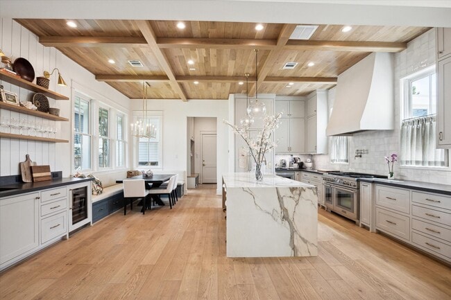 property at 639 E 10th St