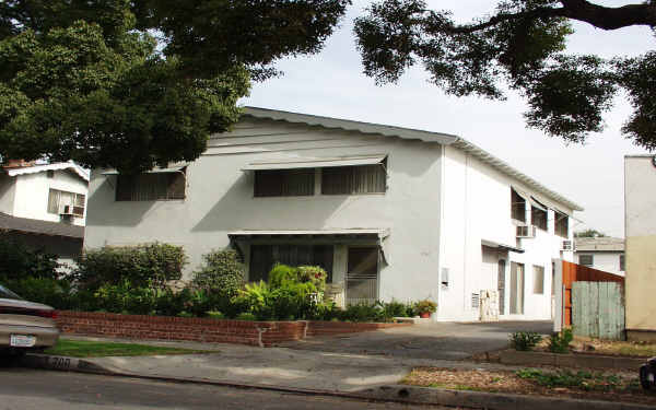 200 N Curtis Ave in Alhambra, CA - Building Photo