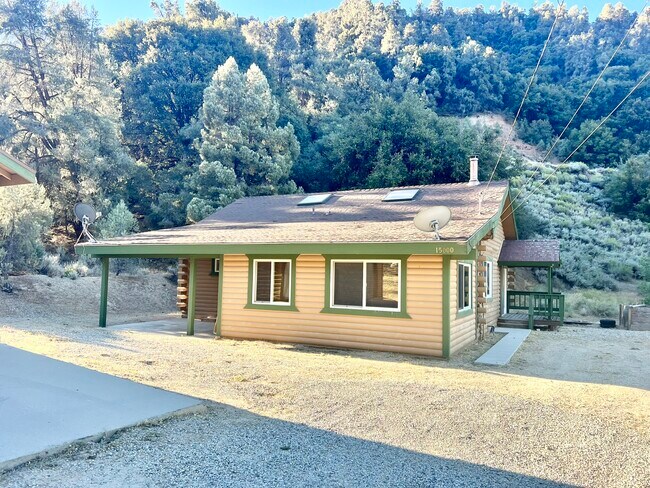 15000 Geneva Ct in Pine Mountain Club, CA - Building Photo - Building Photo