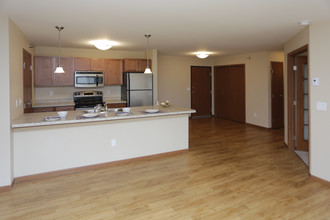 Sterling Pointe Apartment Community in Grand Forks, ND - Building Photo - Interior Photo