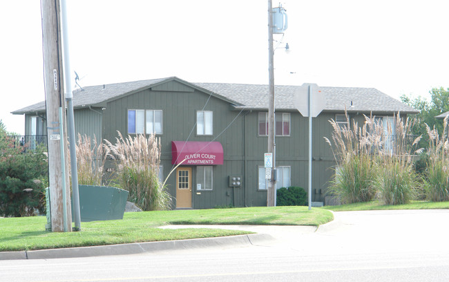 Oliver Court Apartment in Wichita, KS - Building Photo - Building Photo