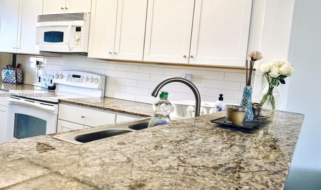 2931 SW 87th Ter in Davie, FL - Building Photo - Building Photo