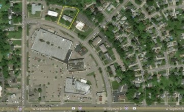 824 Edgemont Blvd in Lansing, MI - Building Photo - Building Photo