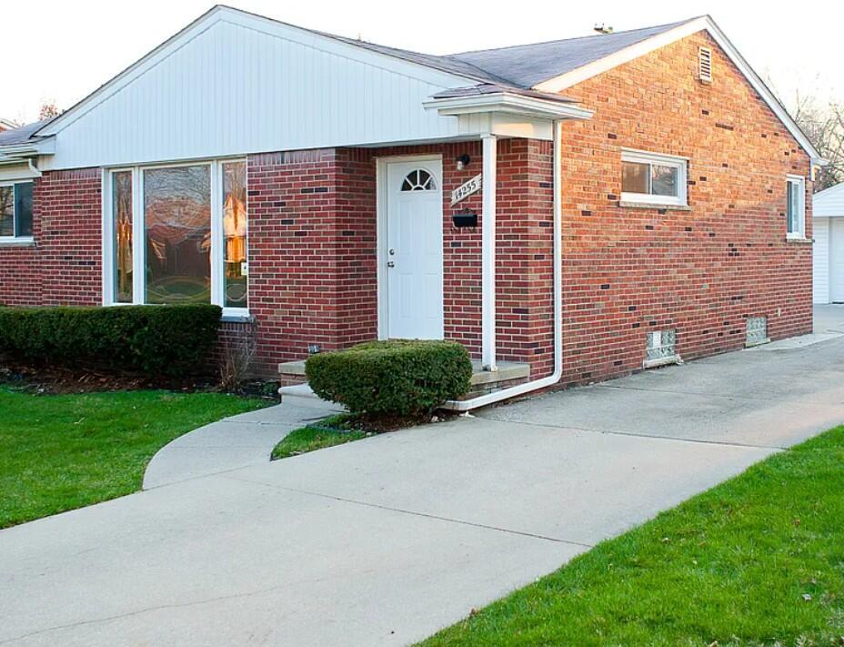 14255 Cavell St in Livonia, MI - Building Photo