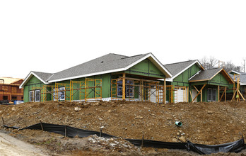 Highland Village in Highland Heights, KY - Building Photo - Building Photo