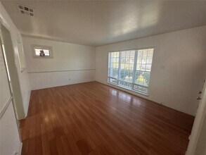 5301 Ravensdale Ln in Austin, TX - Building Photo - Building Photo