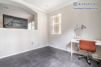 12963 W Runway Rd in Los Angeles, CA - Building Photo - Building Photo