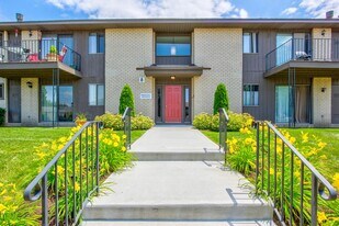 Rolling Ridge in Latham, NY - Building Photo