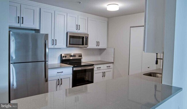 3131 Walnut St, Unit 3B-333 in Philadelphia, PA - Building Photo - Building Photo