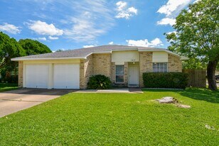 1910 Crosscoach Ln in Katy, TX - Building Photo